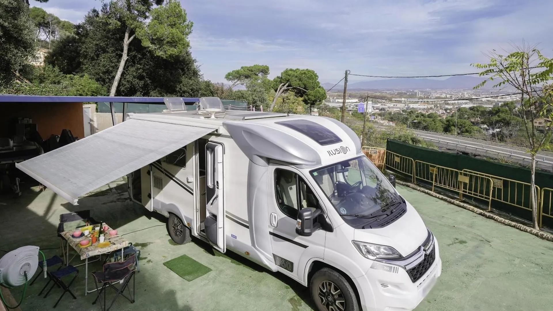 Autocaravana Cerca De Barcelona location